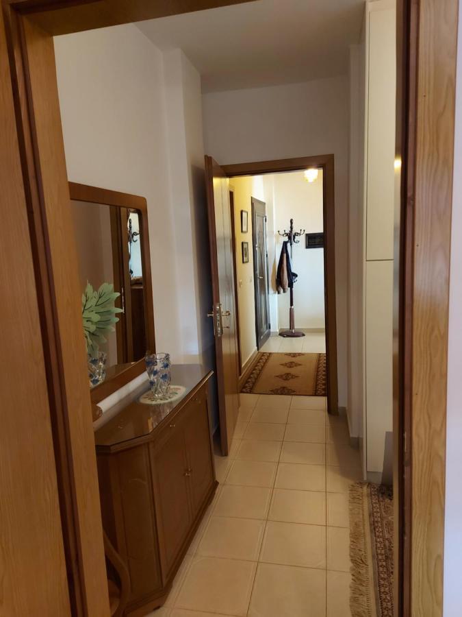 Geni Apartment Корча Экстерьер фото