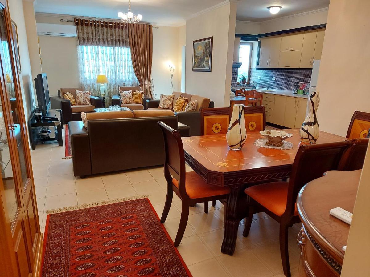 Geni Apartment Корча Экстерьер фото